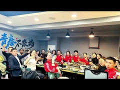 Eine große freundliche Familie